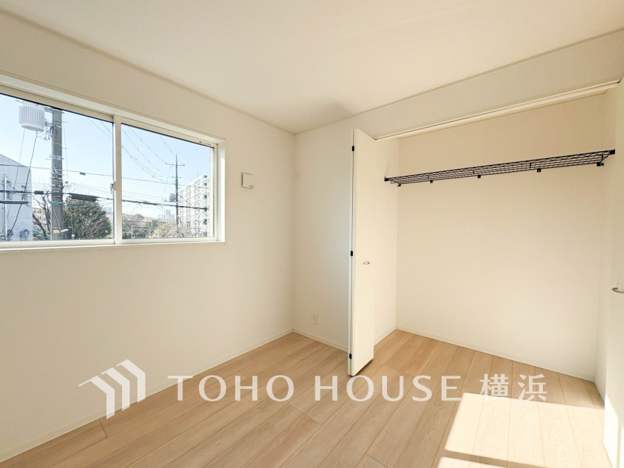 家族一人ひとりの大切なプライベート空間。趣味・感性で個性的に飾って頂けるようシンプルに仕上げてあります。自分時間を充実させながら心豊かなひとときを過ごすための大切な空間。