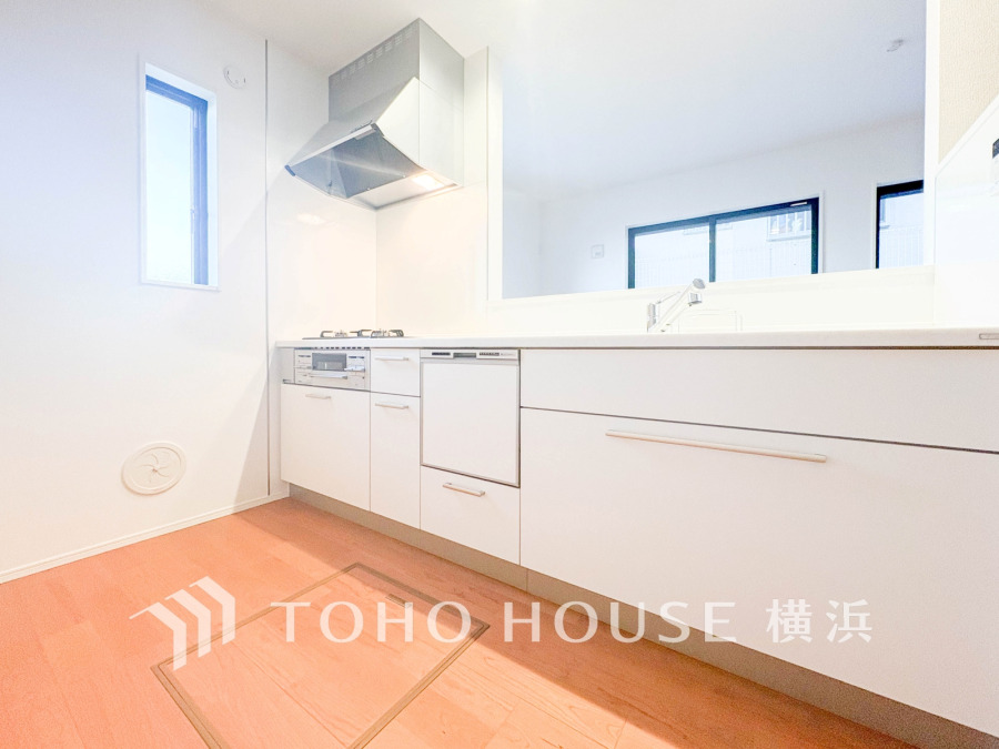 対面キッチンはリビングにいるご家族との会話を楽しみながらお料理ができます。