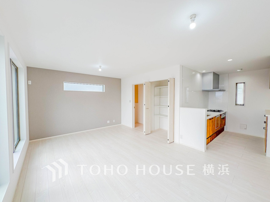 一日の中で多くの時間を過ごすことになる住まいだからこそ、いつも穏やかな空間であるように心掛けています。構成する建材などへの配慮が、住まう方の健康を守ります。