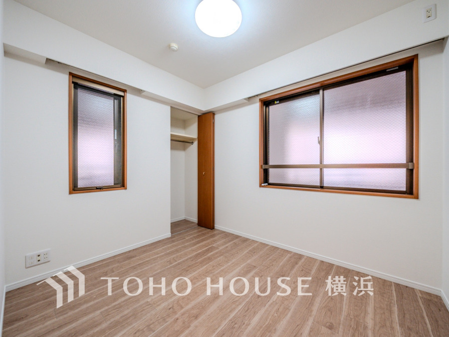 過ぎ行く時間をゆったりと感じることができる落ちついたプライベートルーム。リビングで楽しく過ごした後はゆっくり寛ぎの時間を満喫できます。静かな環境でリラックスタイムを愉しんで。