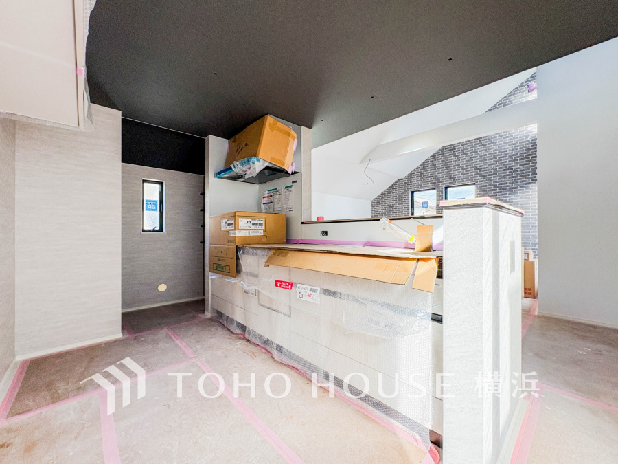 長い時間滞在するキッチンだからこそ、食事の準備を楽しい時間に、忙しい時でもスムーズに無駄なく作業でき、毎日を楽しくするキッチンスペースに仕上げました。（2025年12月撮影）