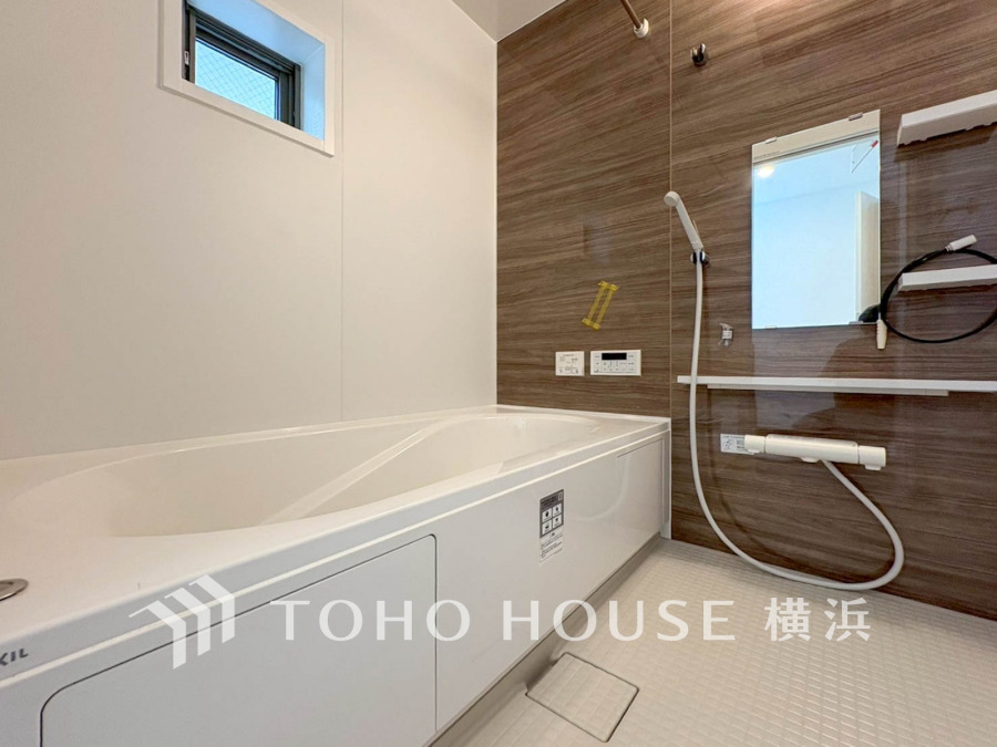1日の疲れを取り心身を癒すことができる住まいの中のリラクゼーション空間、バスルーム。心からゆったりと寛いでいただけるよう、ゆとりのスペースを確保しています。