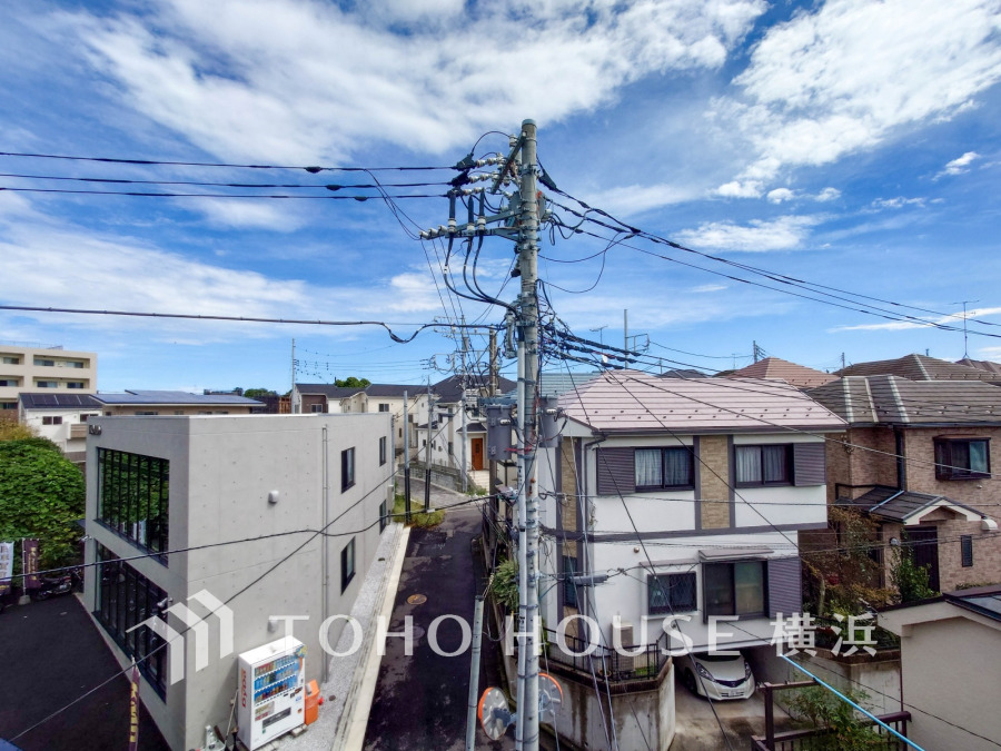 のびやかな眺望の広がる住環境。低層住宅が広がる街並みは、心地よい開放感が漂っています。
