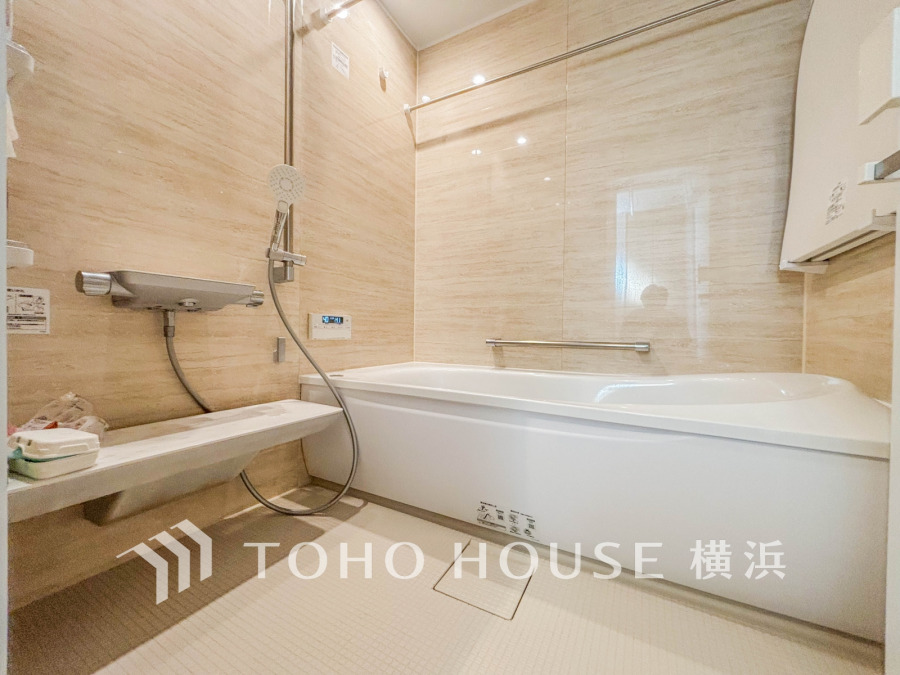 1日の疲れを取り心身を癒すことができる住まいの中のリラクゼーション空間、リラックスできるよう優しいカラーをチョイスしました。時を忘れるほどのんびりできる空間に。