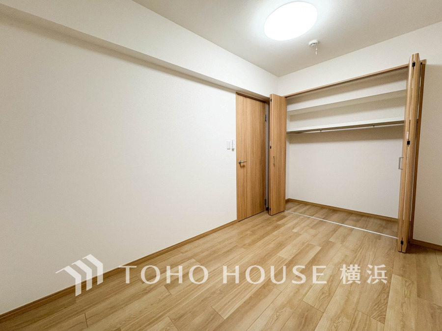1日の疲れを癒し、心地よく寛げるようゆったりとした広さを確保しています。プライベートタイムをより優雅に穏やかに…。落ち着いた雰囲気を紡ぎます。