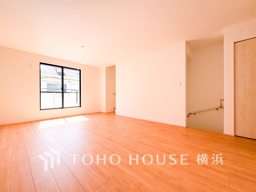 豊かな光が照らすこの場所は、たわいもない会話を楽しみ、ゆったりとした時間を過ごす場所。この場所から、家族の記憶が紡がれるでしょう。