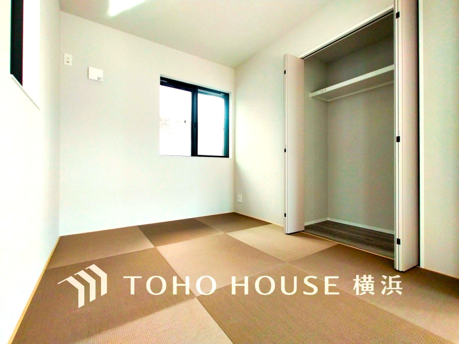 和の空間はあるだけでホッと落ち着ける場所になります。優しい感触の畳の上で寛いだり、お子様と遊んだり、客間としても重宝する居心地の良い空間。