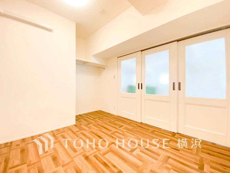 1日の疲れを癒し、心地よく寛げるようゆったりとした広さを確保しています。プライベートタイムをより優雅に穏やかに…。落ち着いた雰囲気を紡ぎます。