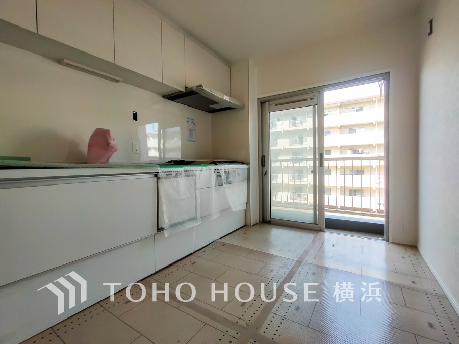 【2026年3月撮影】プライベートスペースを彩るインテリアとしての美と、快適な日常を支える機能性と強さがひとつになったキッチンです。開放的でゆとりある空間で、是非自慢の腕を振るって下さい☆