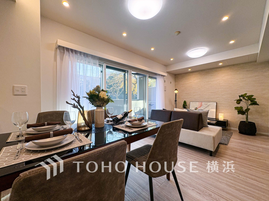 和やかで洗練された空間の演出。寛ぎとコミュニケーションを育む居心地のよい場所。や
