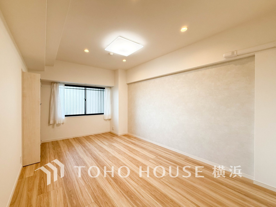 窓からは快適な光を取り入れ、通気性能を上げる事で居心地の良い空間を演出します。多くの時間を過ごす住まいだからこそ、いつも快適な場所であるように心掛けています。