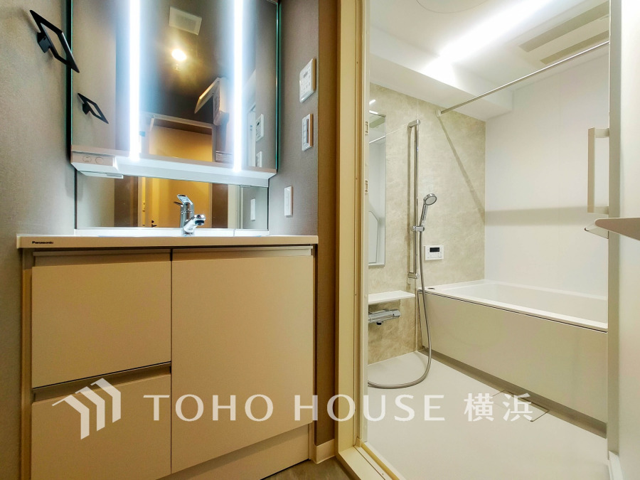 一日の始まりと終わりを心地よく演出してくれる、多彩な機能が備えられたパウダールーム。心地よいリフレッシュ空間です。