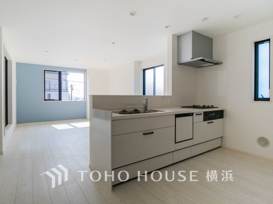 一日の中で多くの時間を過ごすことになる住まいだからこそ、いつも穏やかな空間であるように心掛けています。構成する建材などへの配慮が、住まう方の健康を守ります。