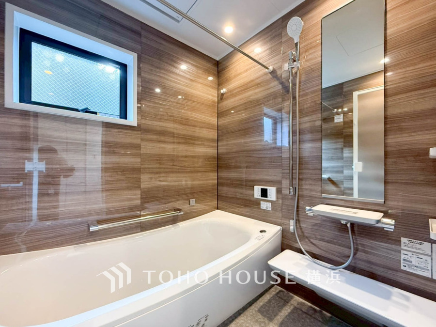 1日の疲れを取り心身を癒すことができる住まいの中のリラクゼーション空間、バスルーム。心からゆったりと寛いでいただけるよう、ゆとりのスペースを確保してます。