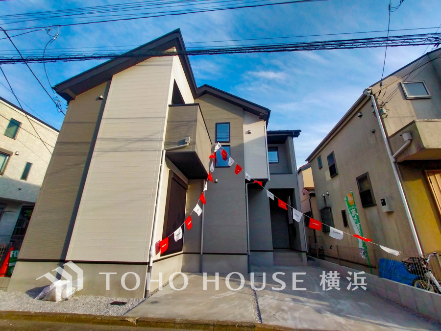 陽射しを受けて輝く時間、街灯に照らし出される夕暮れ時。様々なシーンで違った魅力的な表情を見せてくれます。住まう方のプライドを満たすクオリティを備えています。