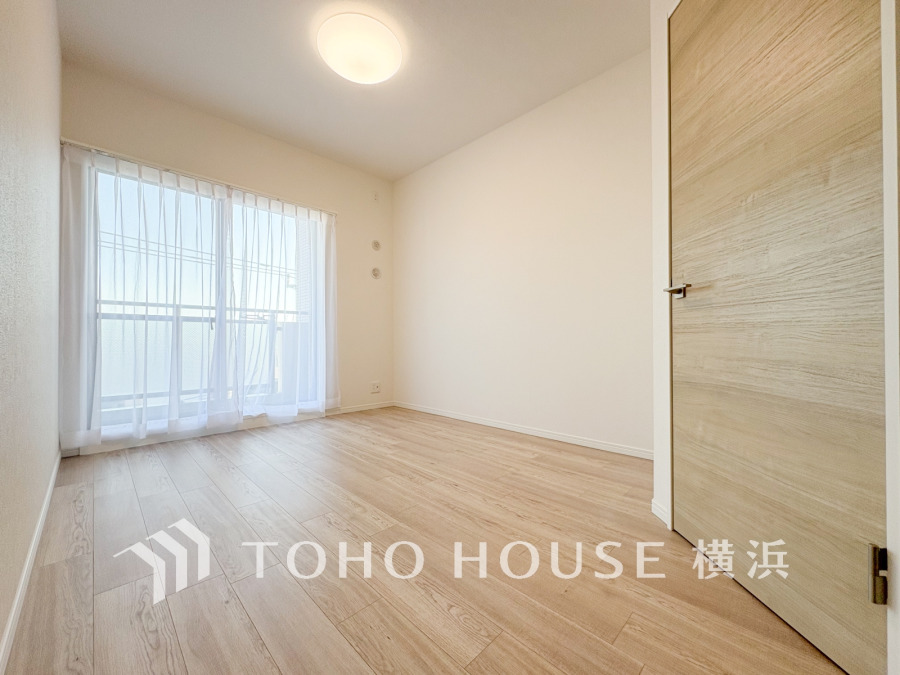 ゆとりと収納を確保した洋室。自分時間を充実させながら心豊かなひとときを過ごすための大切な空間です。
