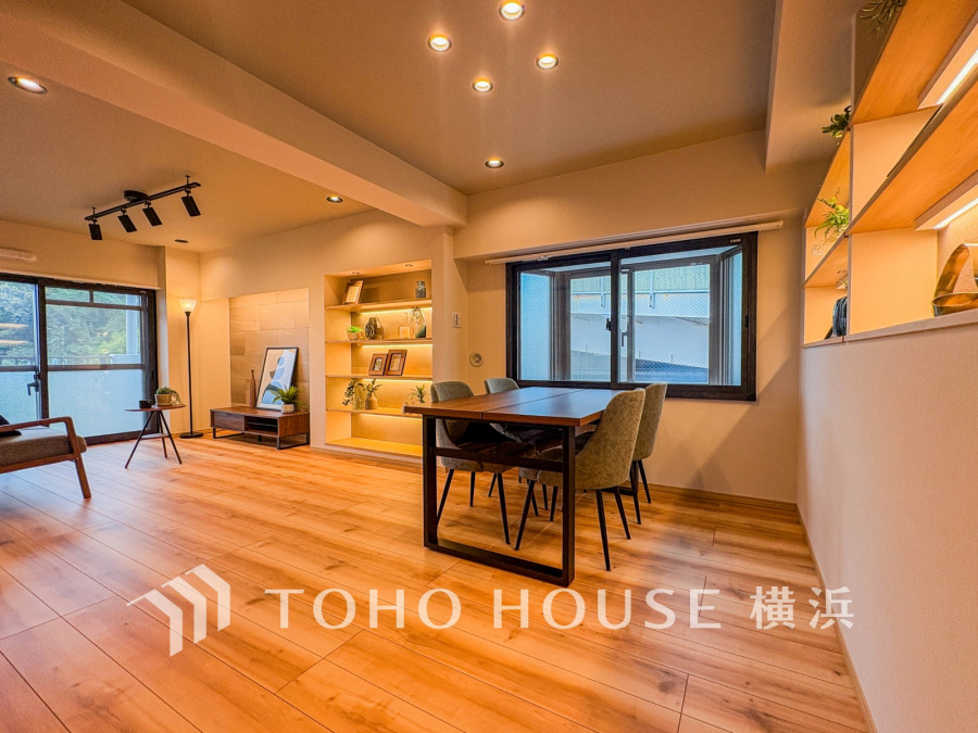 豊かな光が照らすこの場所は、たわいもない会話を楽しみ、ゆったりとした時間を過ごす場所。この場所から、家族の記憶が紡がれるでしょう。