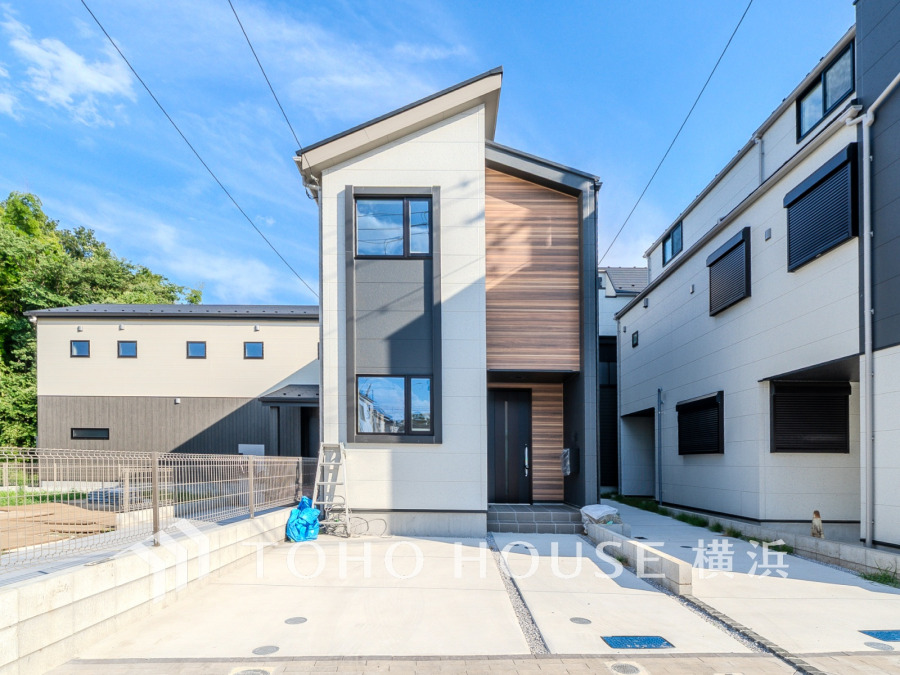 爽やかな青空の下に贅沢なほどに降り注ぐ陽光、豊かな居住性と、クオリティが見事に調和した住空間は、住まうことの喜びを感じさせてくれます。