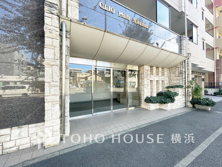 格調と気品を息づかせたエントランス。住む人や訪れる人をやさしくエスコートします。
