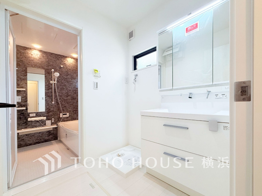 多彩な機能が備えられたパウダールーム。心地よいリフレッシュ空間です。