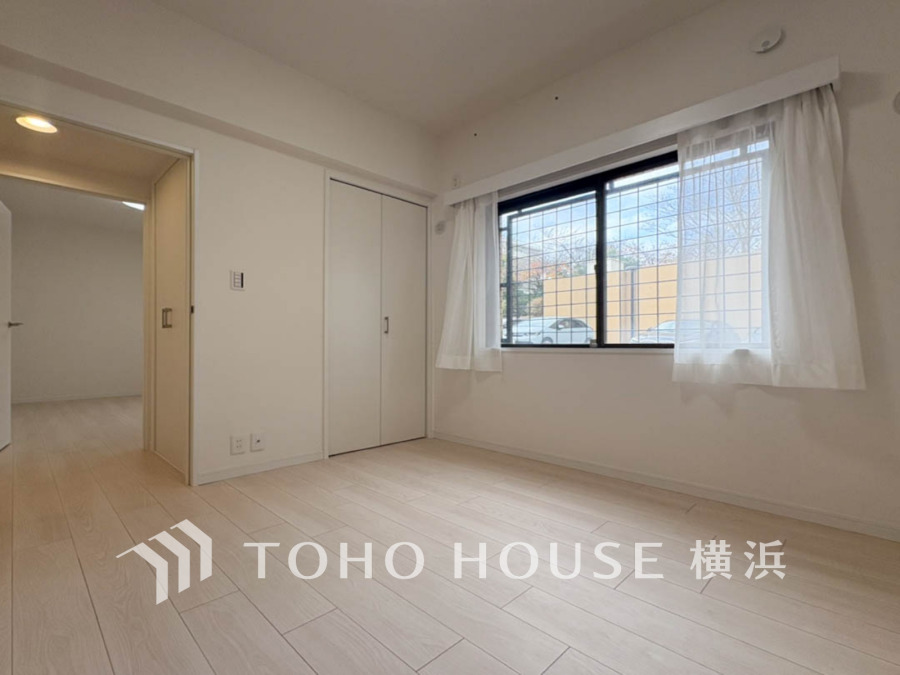 1日の疲れを癒し、心地よく寛げるようゆったりとした広さを確保しています。プライベートタイムをより優雅に穏やかに…。落ち着いた雰囲気を紡ぎます。