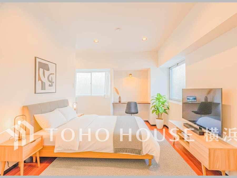 リモートワークやスタディスペース、趣味の空間としてなど、多用途にご使用頂けるお洒落なワークスペースを設置。何かと便利で、あると嬉しい素敵な空間です。（家具はAI加工）