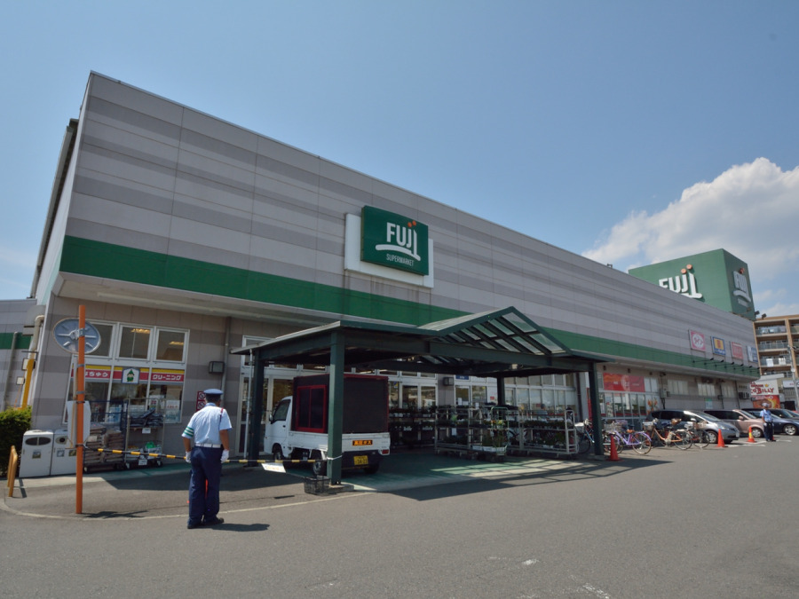 FUJI 橋戸店　約950ｍ