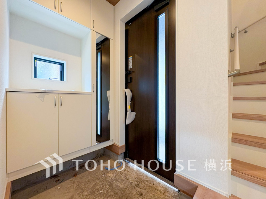 居住者の帰り、訪れる方を優しく迎え、やすらぎに満ちた生活空間を予感させる。健やかな暮らしを楽しめそう。