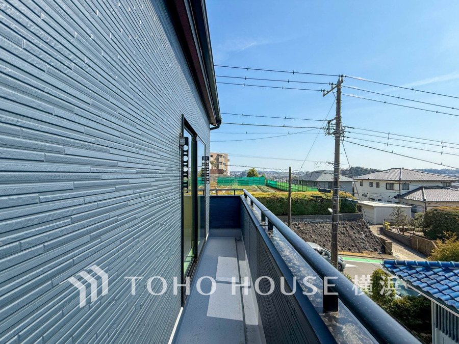 気持ちのいい空が見渡せるバルコニー。爽やかな風を感じて、心躍る素敵な暮らしがはじまります。
