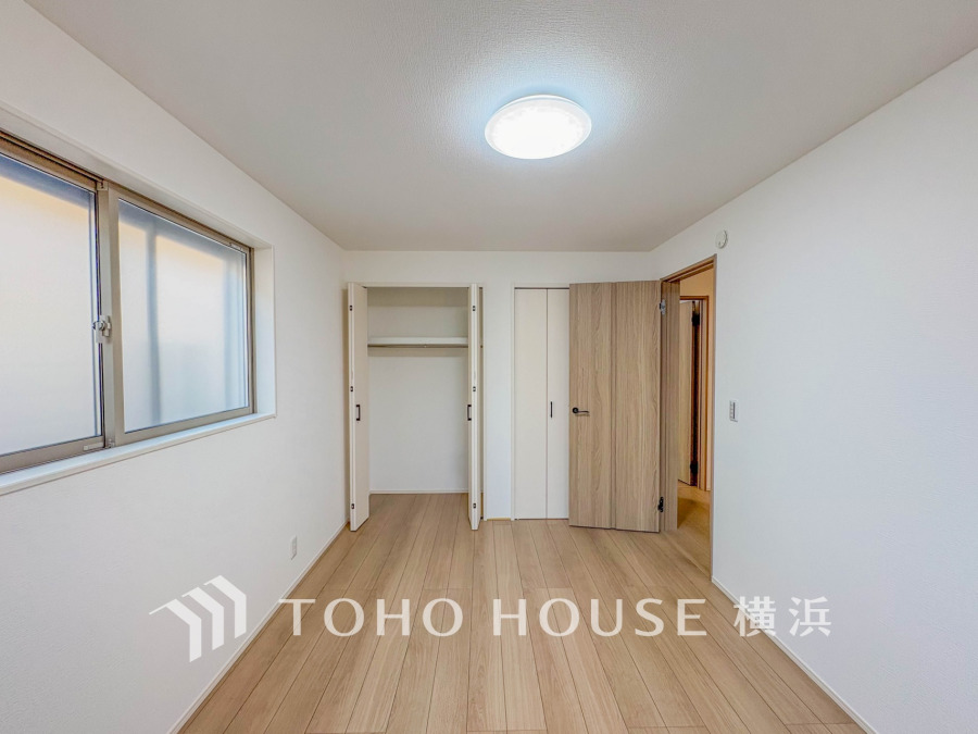 1日の疲れを癒し、心地よく寛げるようゆったりとした広さを確保しています。プライベートタイムをより優雅に穏やかに…。落ち着いた雰囲気を紡ぎます。