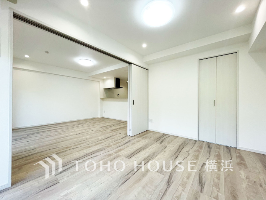 リビングに隣接した洋室は、引き戸を開け放してLDK空間を共有しながら開放的に使うこともできます。
