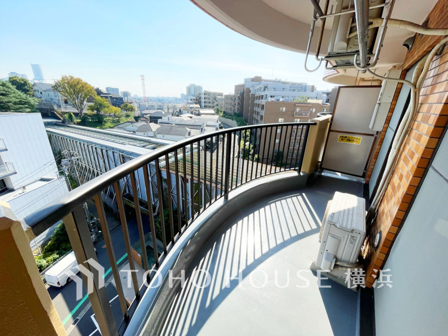 ランドマークタワーを望む眺望。横浜に住まう喜びを感じる景色です。