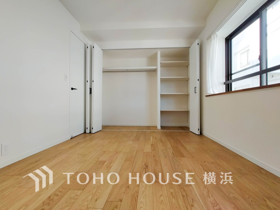 家族一人ひとりの大切なプライベート空間。趣味・感性で自由に演出できるよう、シンプルに仕上げた空間。暮らし心地を大きく左右する収納を、適材適所に配置し、使い勝手にも考慮しました。