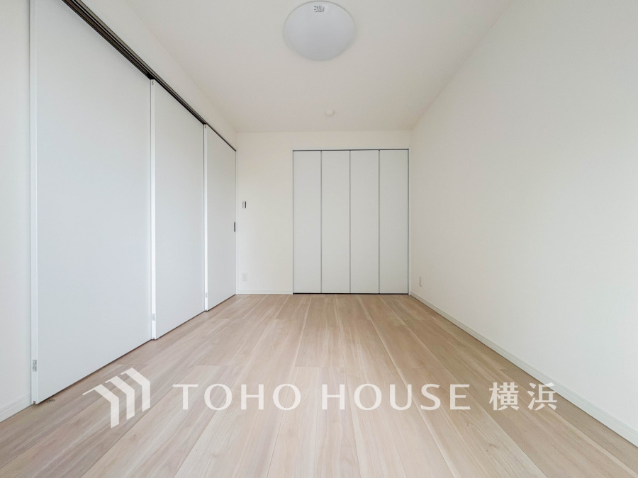 ゆとりと収納を確保した洋室。自分時間を充実させながら心豊かなひとときを過ごすための大切な空間です。
