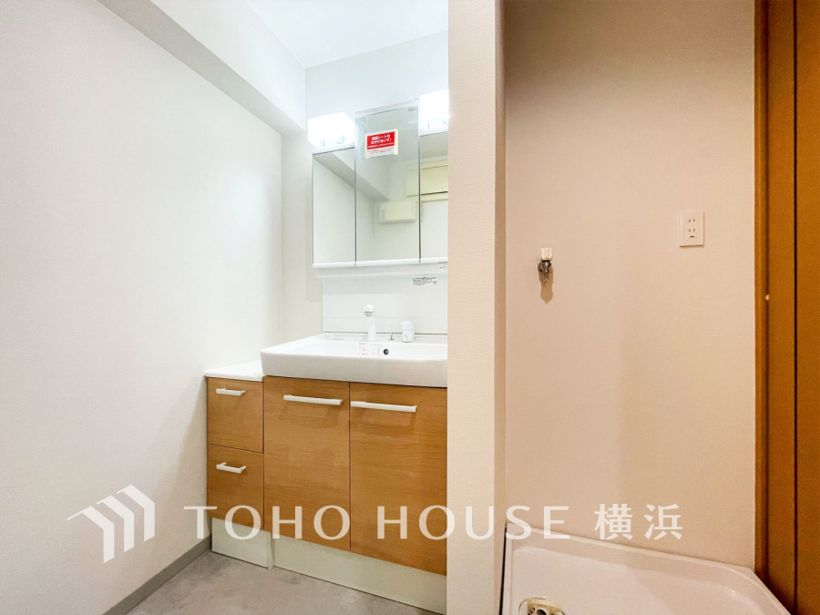 過ぎ行く時間をゆったりと感じることができる落ちついたプライベートルーム。リビングで楽しく過ごした後はゆっくり寛ぎの時間を満喫できます。静かな環境でリラックスタイムを愉しんで。