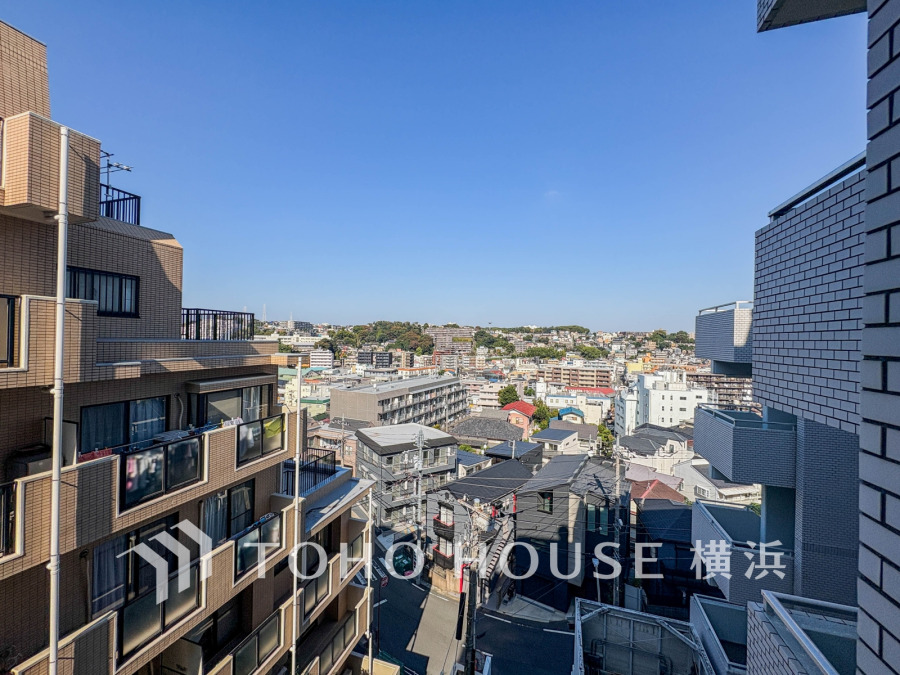 3部屋にまたがる広いバルコニーから、暮らしの中での光と風を演出してくれています。見事なまでの開放的な空間をお楽しみください