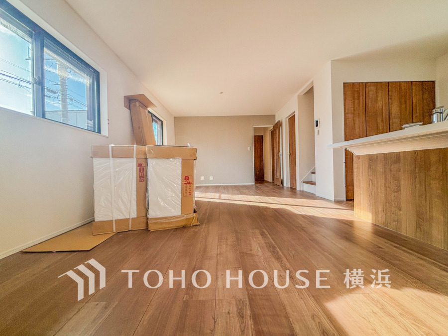 【2025年12月撮影】ここにはみんなが集い、食事と楽しい会話が始まる。話に夢中になりすぎて、ついつい時を忘れてしまう。そんな束の間の幸せを感じさせてくれる場所。