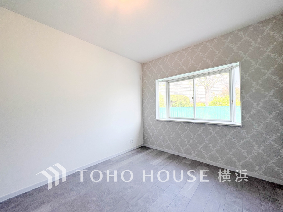 1日の疲れを癒し、心地よく寛げるようゆったりとした広さを確保しています。プライベートタイムをより優雅に穏やかに…。落ち着いた雰囲気を紡ぎます。