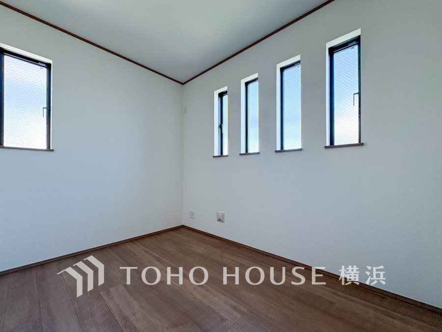 感性を育むプライベートルームはシンプルでスマートな空間。好みの空間で読書をしたり、音楽を聞いたりと一人の時間も充実したものにできます。