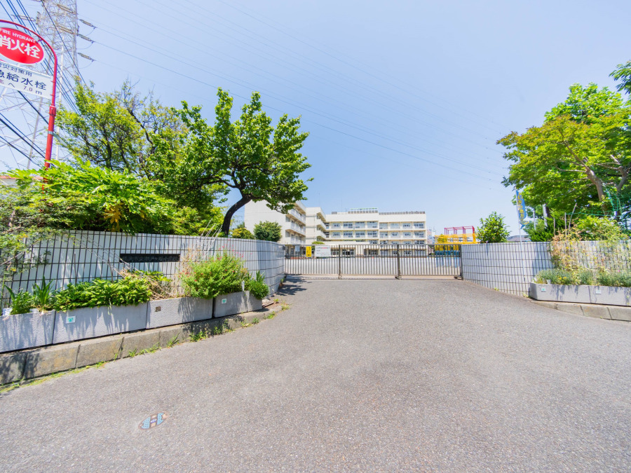横浜市立瀬戸ケ谷小学校　約750ｍ