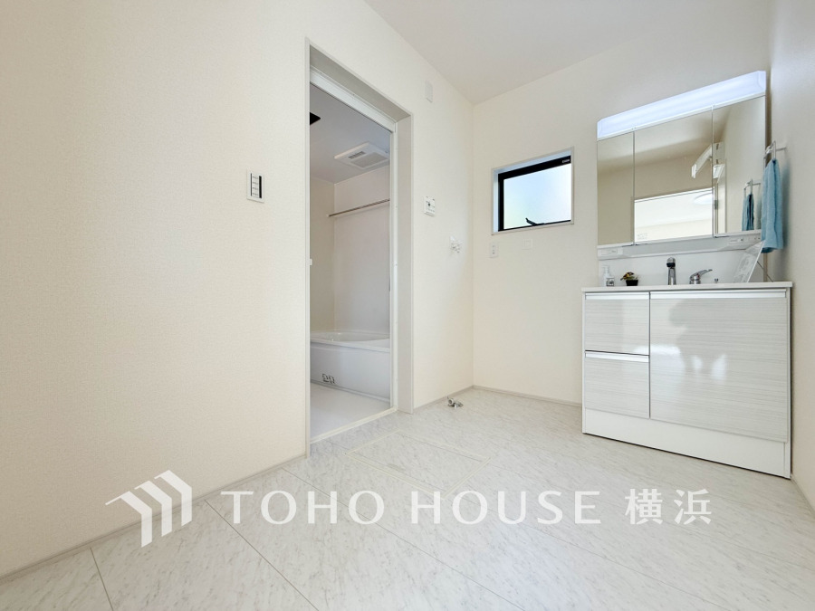 ゆったり落ち着いてお使い頂ける広さが魅力の洗面所。