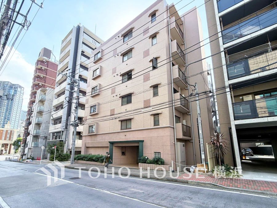 流行に左右されず、将来に渡って価値が継続する「上質」な佇まい。お洒落な雰囲気や自然の潤い、親しみやすさといった個性を、街に新たな価値をもたらし続ける。