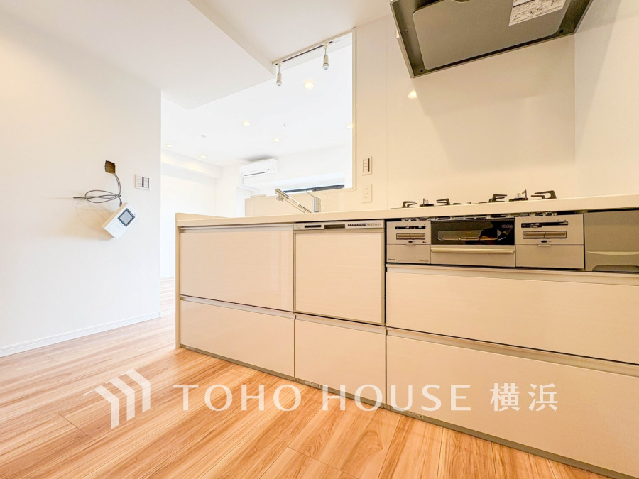 長い時間滞在するキッチンだからこそ、食事の準備を楽しい時間に、忙しい時でもスムーズに無駄なく作業できる、お手入れも簡単にできるなど、毎日を楽しくするキッチンスペースに仕上げました。