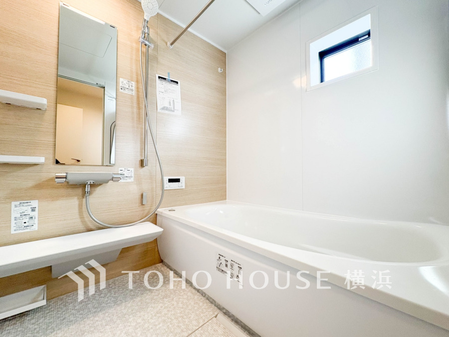 1日の疲れを取り心身を癒すことができる住まいの中のリラクゼーション空間、バスルーム。心からゆったりと寛いでいただけるよう、ゆとりのスペースを確保しています。