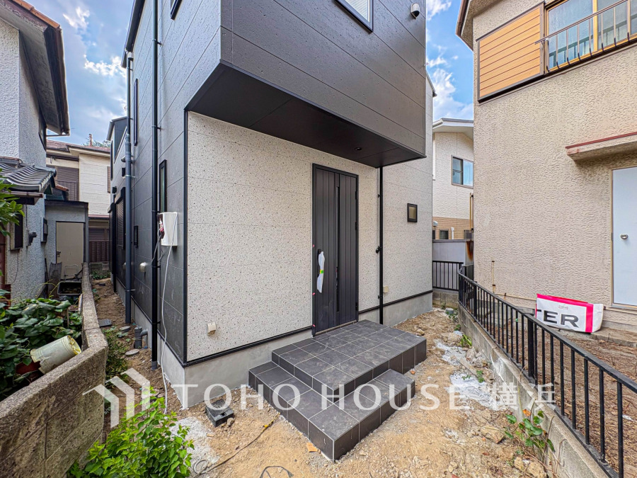 単に見た目や質感の良さだけではなく、建物の基礎や構造といった、目には見えにくい部分にもこだわります。住まいの本質の部分から、住み心地や安全性を見つめ直しました。