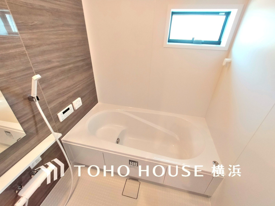 1日の疲れを取り心身を癒すことができる住まいの中のリラクゼーション空間、バスルーム。心からゆったりと寛いでいただけるよう、ゆとりのスペースを確保しています。