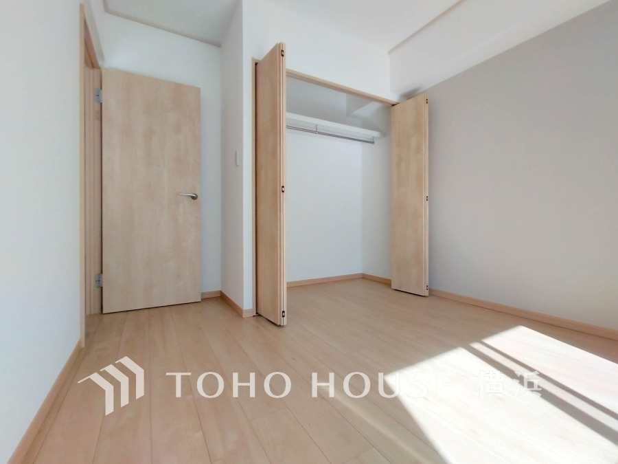 収納を確保した洋室。自分時間を充実させながら心豊かなひとときを過ごすための大切な空間です。

