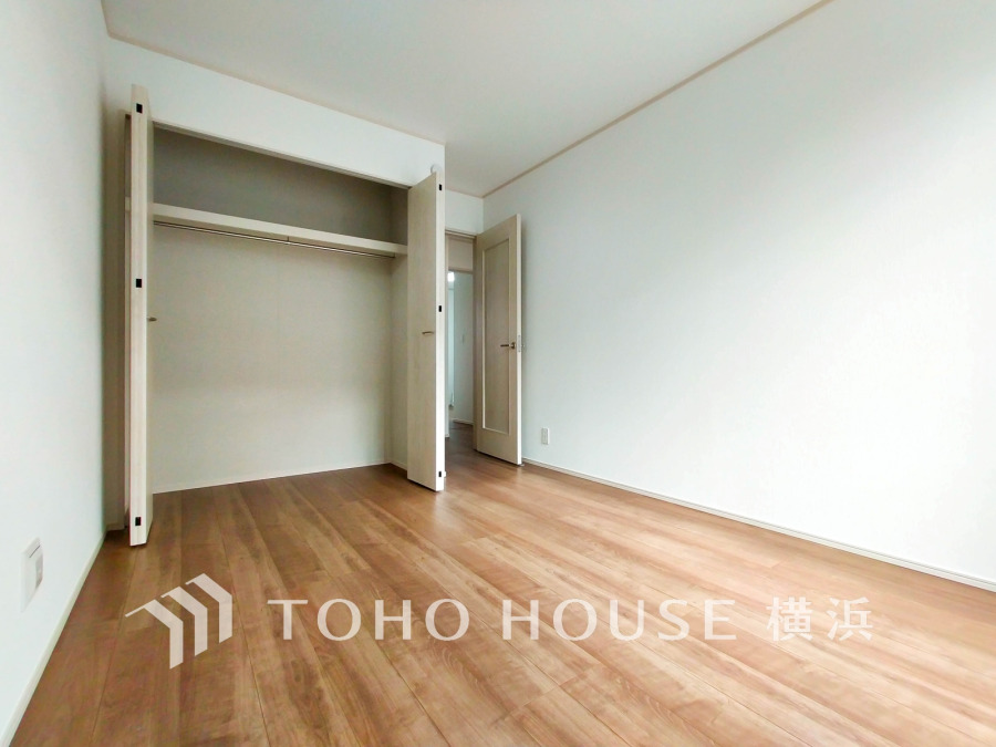 家族一人ひとりの大切なプライベート空間。趣味・感性で自由に演出できるよう、シンプルに仕上げた空間。暮らし心地を大きく左右する収納を、適材適所に配置し、使い勝手にも考慮しました。