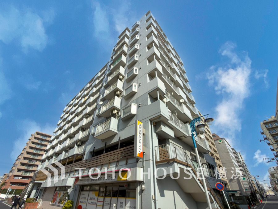 駅徒歩1分の好立地マンション。駅前には生活利便施設が充実し、快適な暮らしが叶います。
