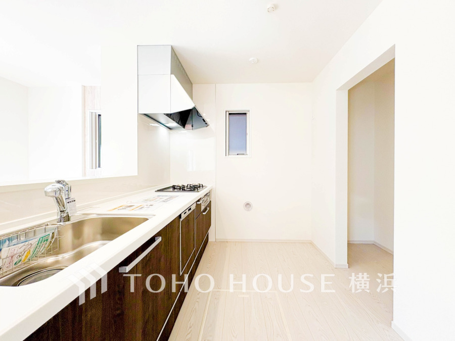 長い時間滞在するキッチンだからこそ、食事の準備を楽しい時間に、忙しい時でもスムーズに無駄なく作業できる、お手入れも簡単にできるなど、毎日を楽しくするキッチンスペースに仕上げました。